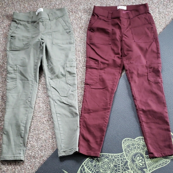 No Boundaries Kids Cargo Pants in Green and Burgundy - Picture 1 of 3